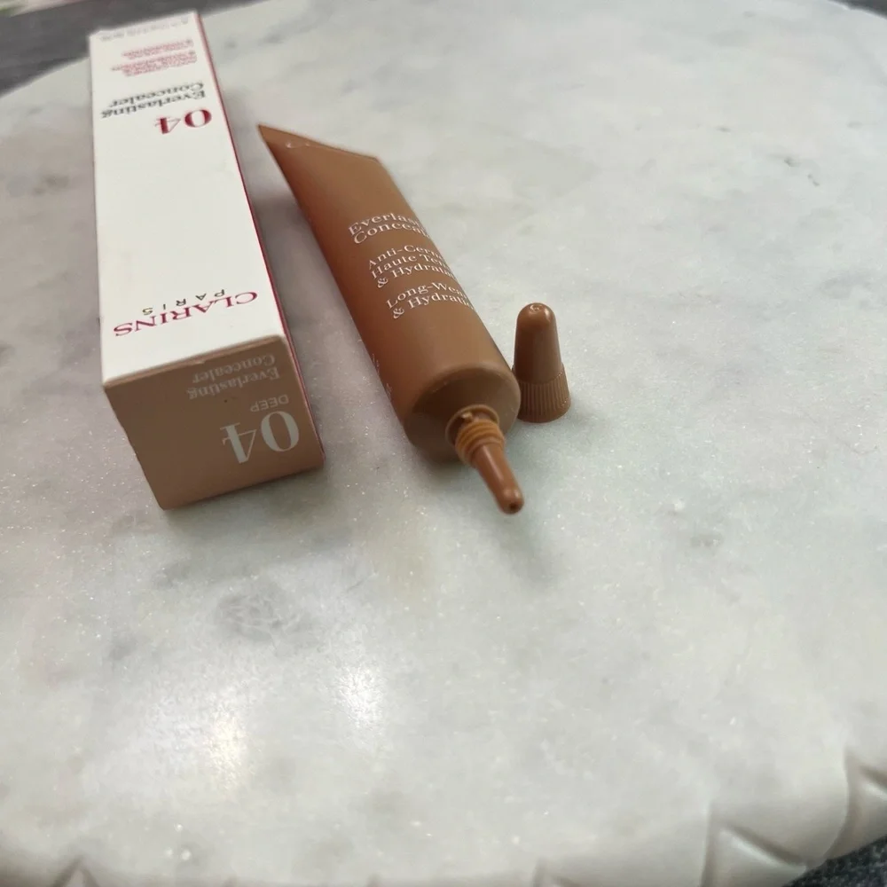 New NWT Clarins Everlasting Concealer‎ 04 Deep Makeup Beauty Face 12ml 0.4oz